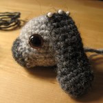 bruine veiligheidsogen, gehaakte hangoor, crochet lop bunny