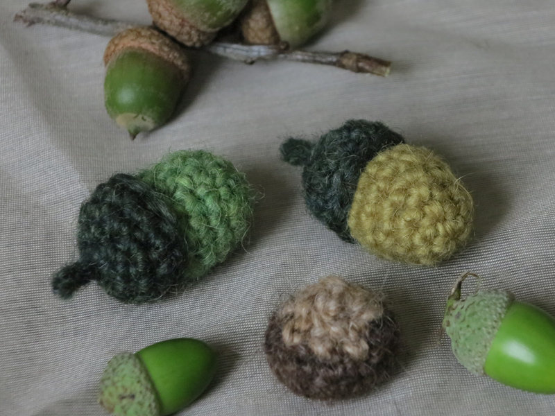 crochet acorns gehaakte eikels