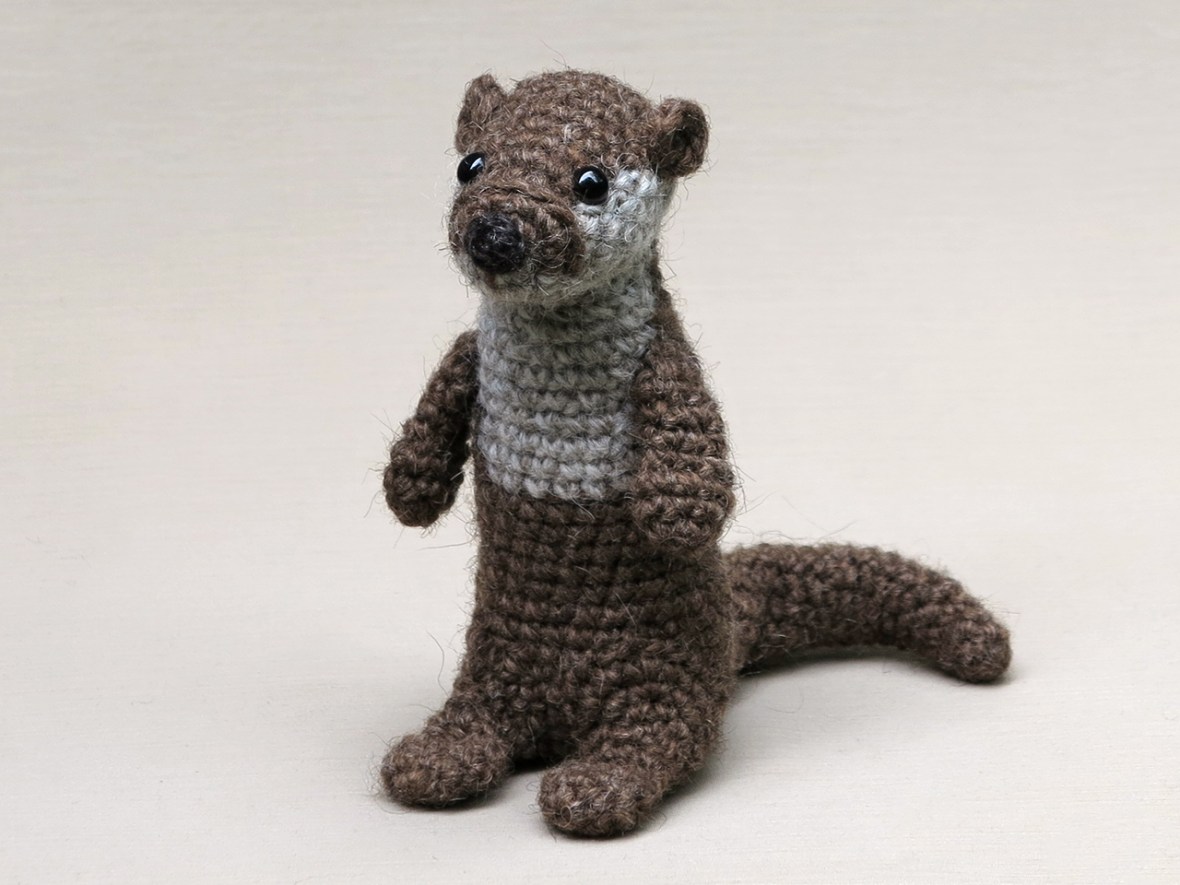 realistic crochet otter pattern