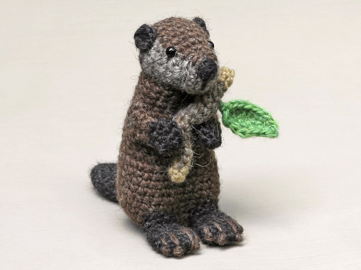 Realistic crochet beaver pattern