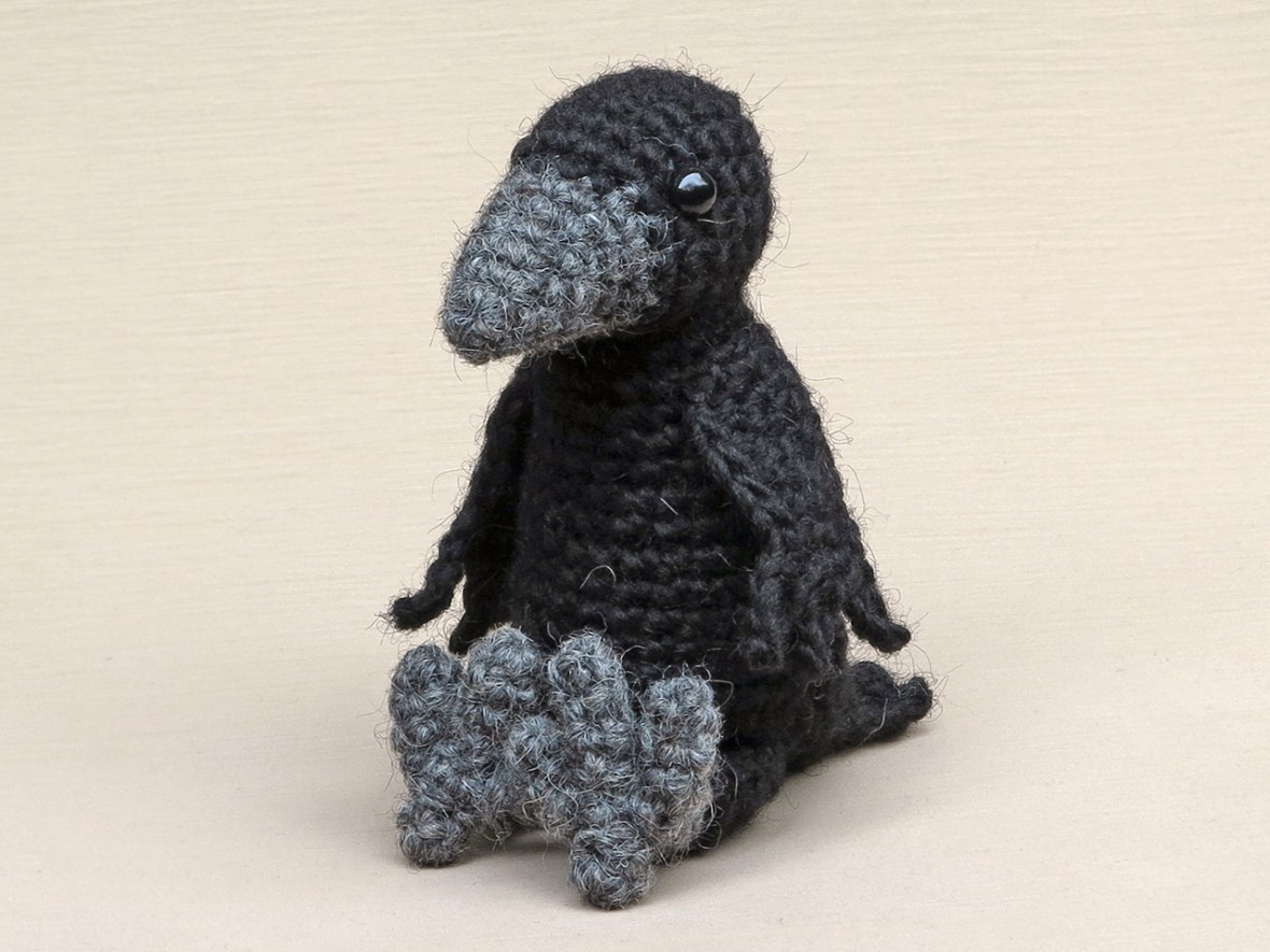 amigurumi crow