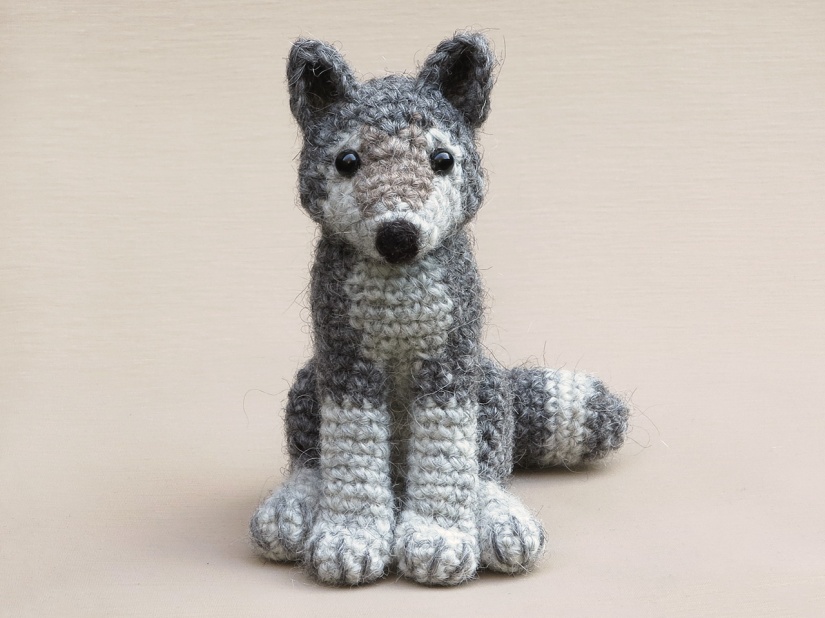 Realistic crochet wolf