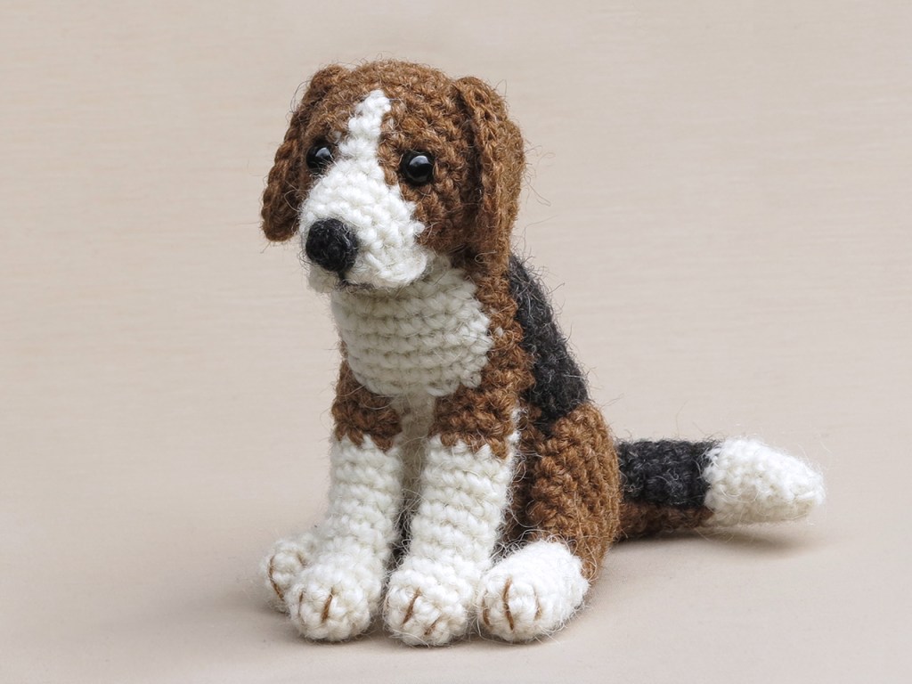 Hambea, crochet beagle pattern