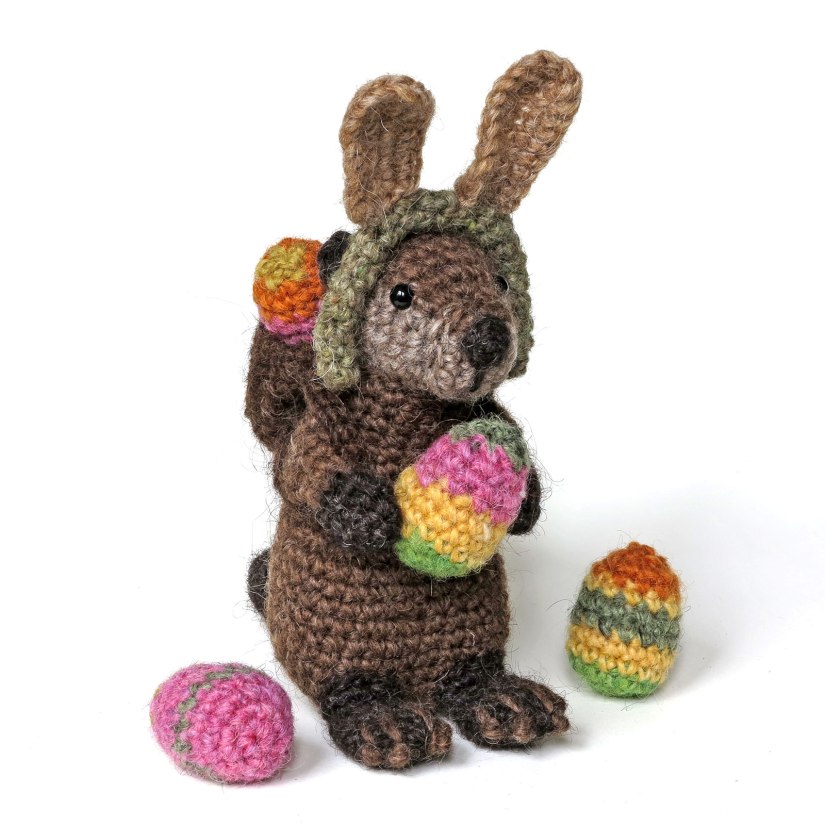 realistic crochet beaver