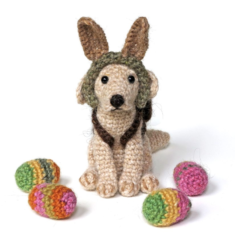 realistic crochet dog