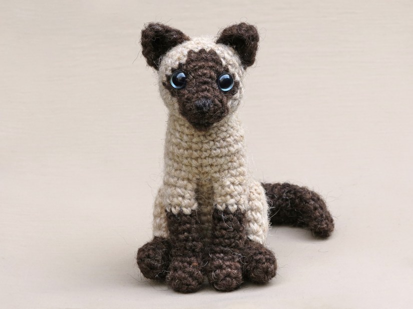 realistic crochet cat pattern